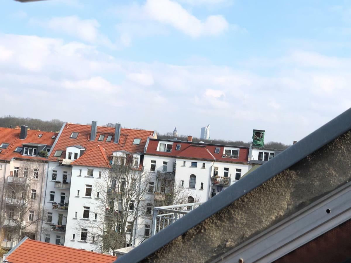 Kuschelige Dachgeschosswohnung Am Clarapark Leipzig Exterior photo